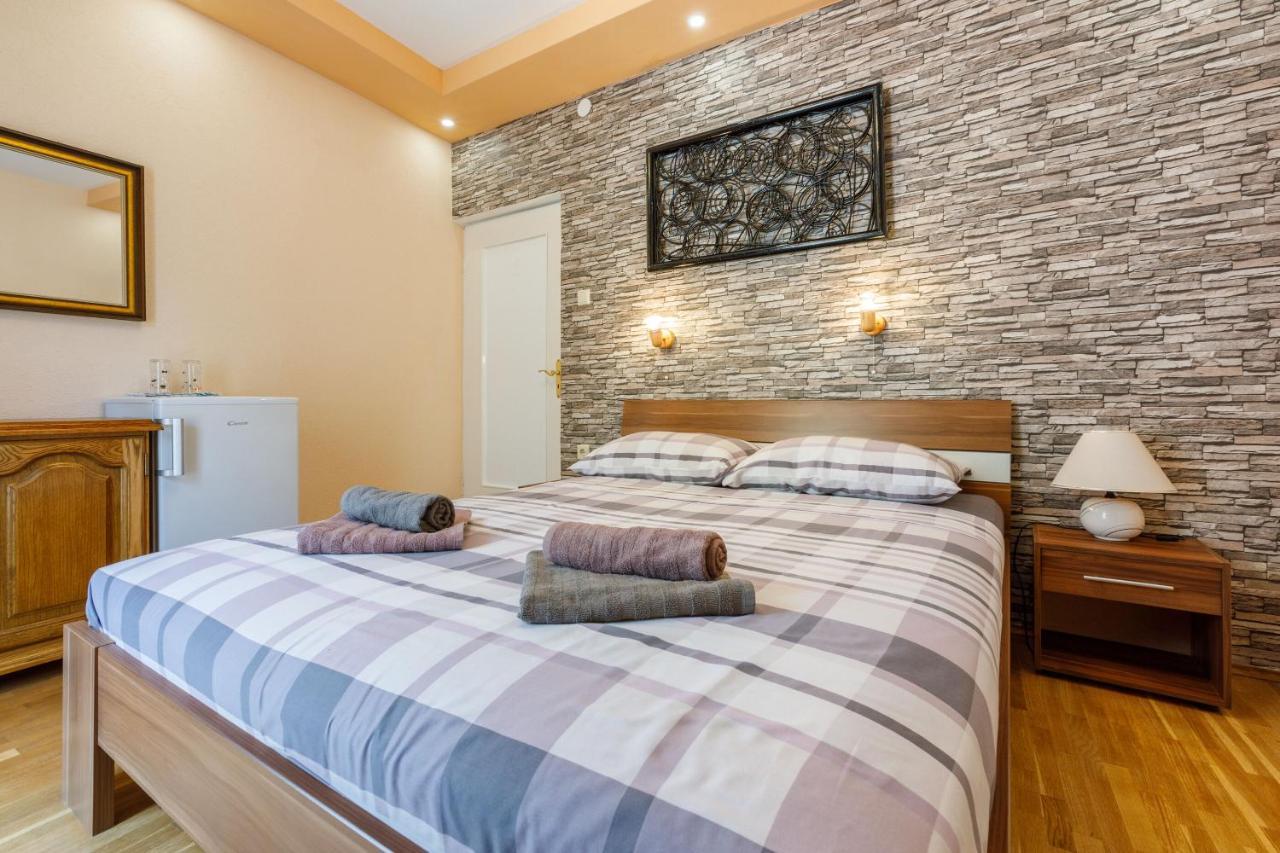 Apartments And Room Art Crikvenica Exteriör bild