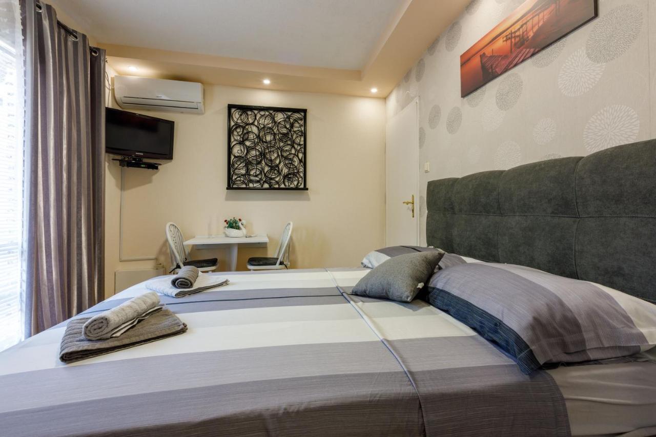 Apartments And Room Art Crikvenica Exteriör bild