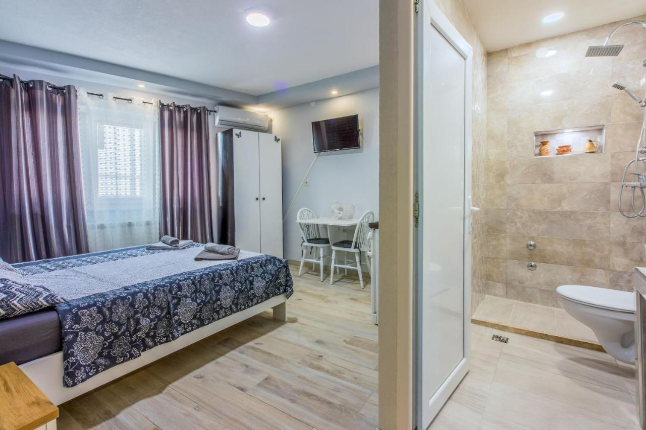 Apartments And Room Art Crikvenica Exteriör bild